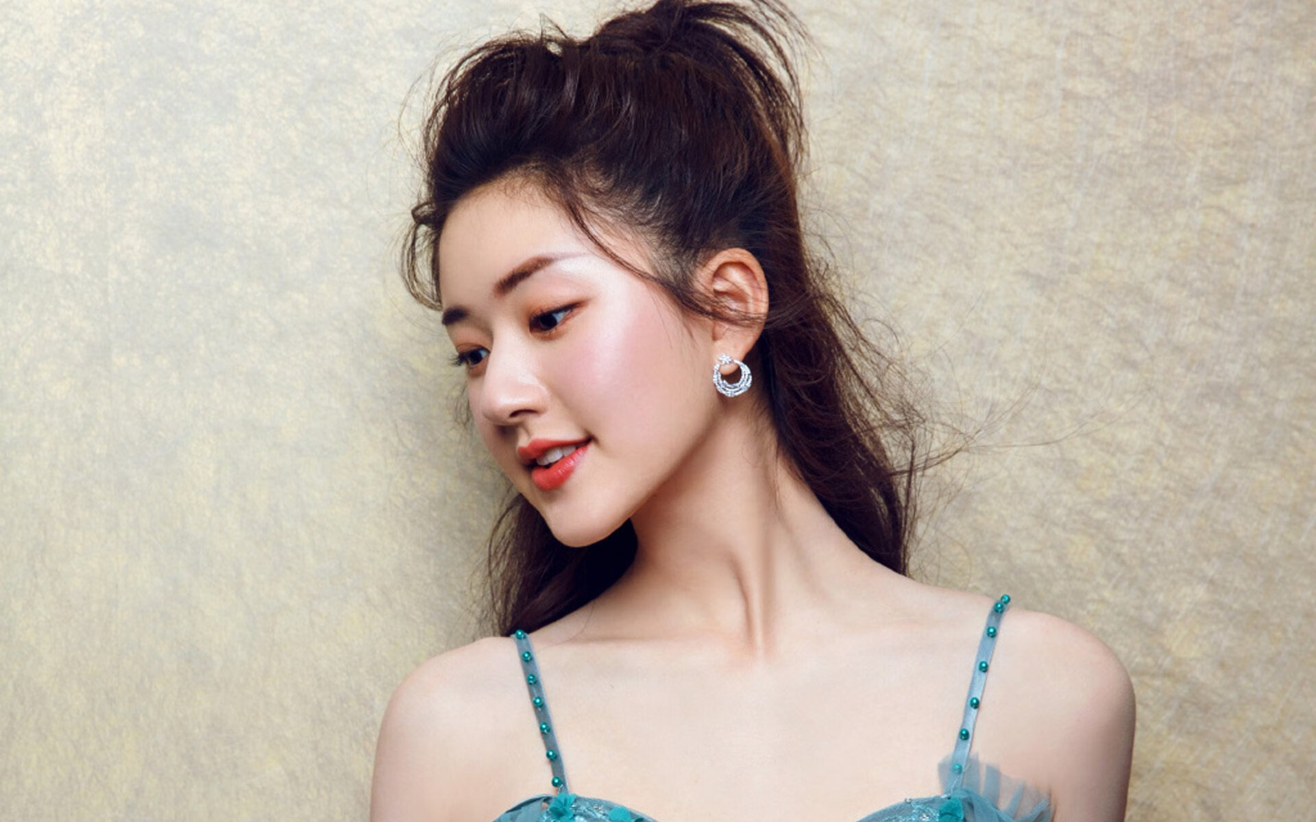 赛季尾声悬念陡增多支球队竞争资格线形势胶着，球队晋级