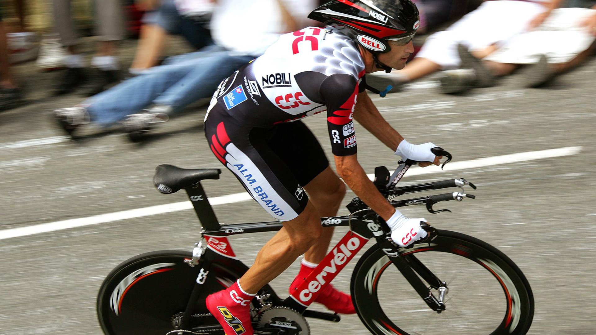 《【新玩法】电竞+音乐、电竞+电影跨界合作日益频繁》，电竞新游